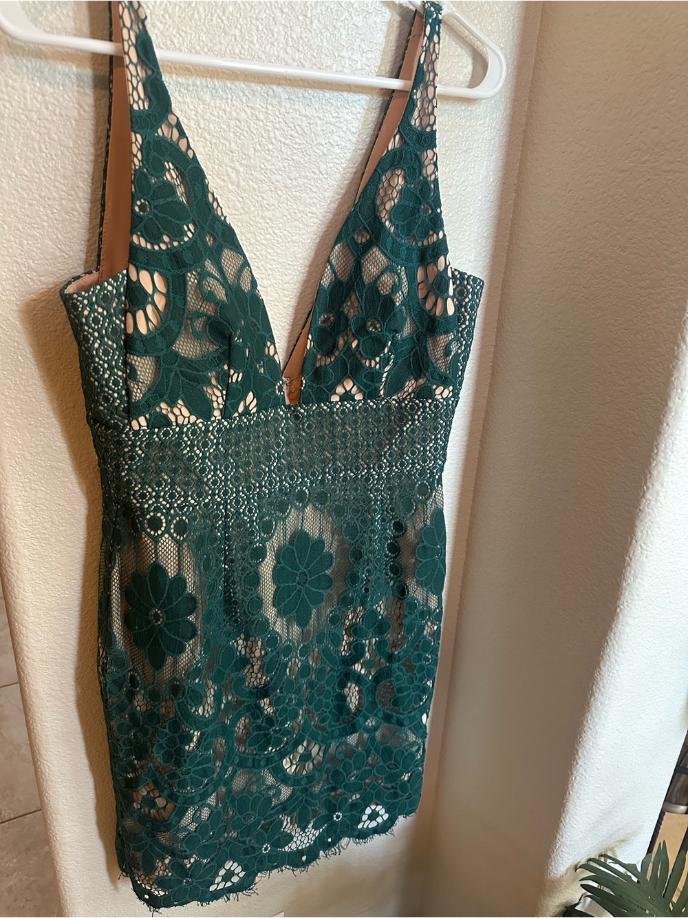 Minuet Petite Emerald Green Lace V-Neck Mini Dress